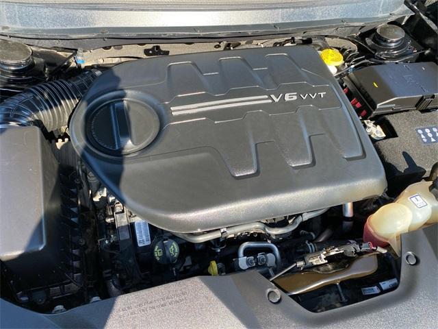 used 2019 Jeep Cherokee car, priced at $17,203