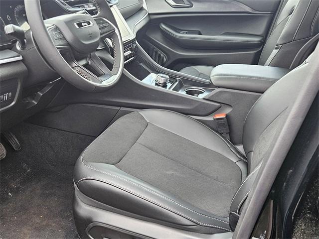 new 2025 Jeep Grand Cherokee car, priced at $41,761