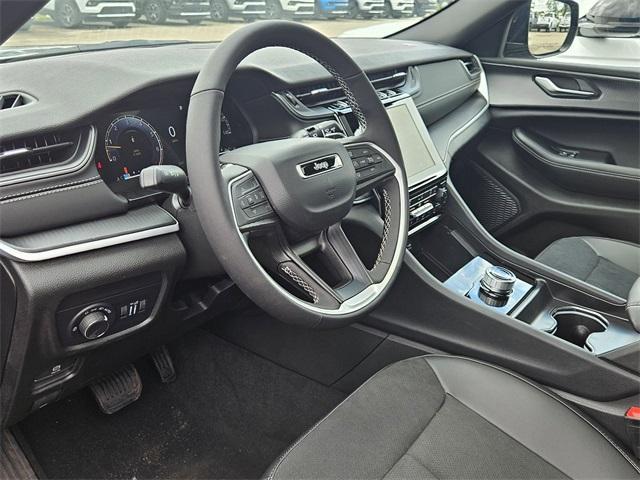 new 2025 Jeep Grand Cherokee car, priced at $41,761