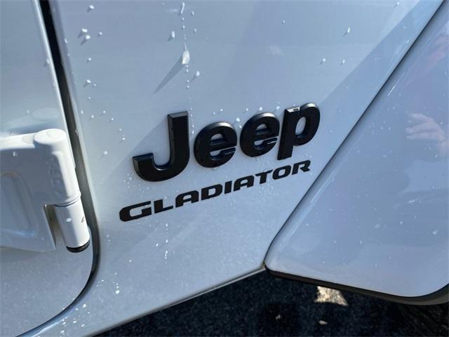 used 2022 Jeep Gladiator car, priced at $25,500