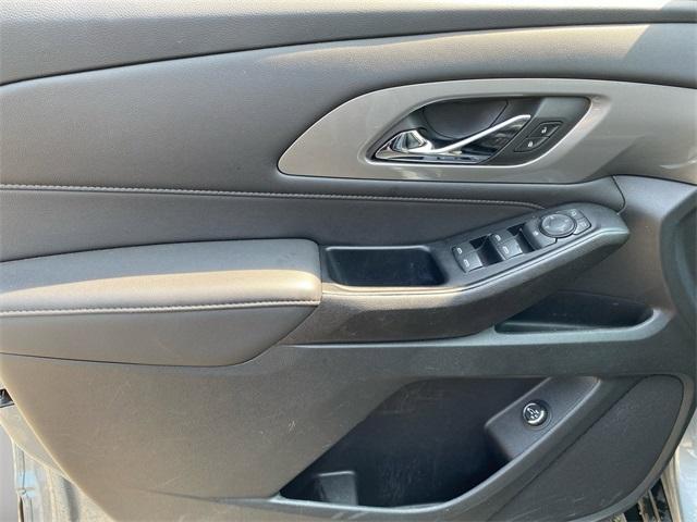 used 2023 Chevrolet Traverse car, priced at $29,946