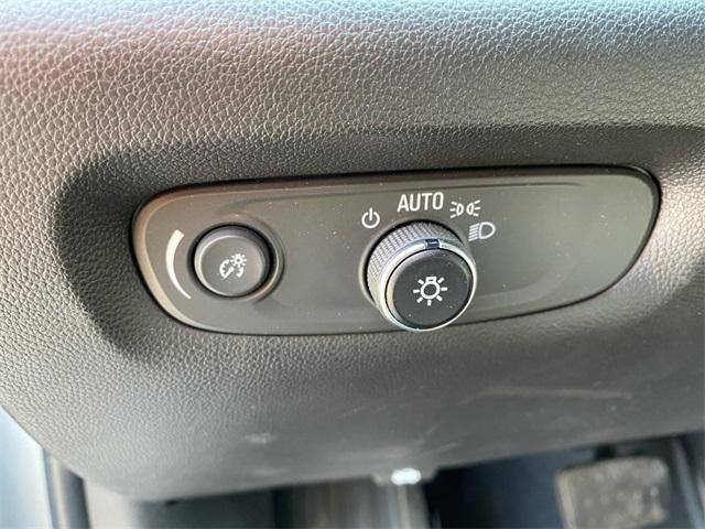 used 2023 Chevrolet Traverse car, priced at $29,946