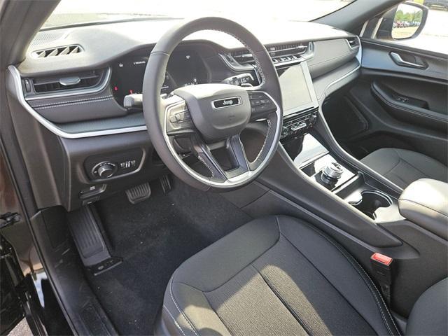 new 2025 Jeep Grand Cherokee car, priced at $38,675