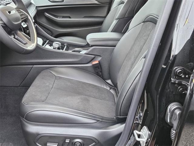 new 2025 Jeep Grand Cherokee L car, priced at $44,272
