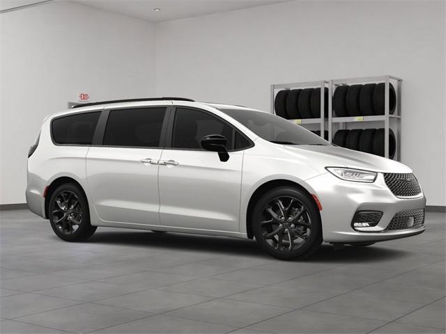 new 2024 Chrysler Pacifica car, priced at $41,062