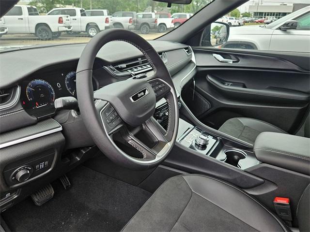 new 2025 Jeep Grand Cherokee L car, priced at $42,623