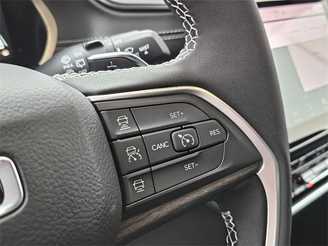 new 2025 Jeep Grand Cherokee car, priced at $40,956