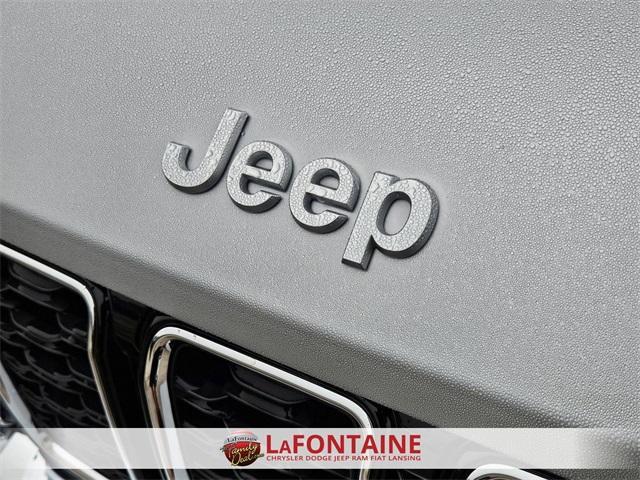 new 2025 Jeep Grand Cherokee car, priced at $40,956