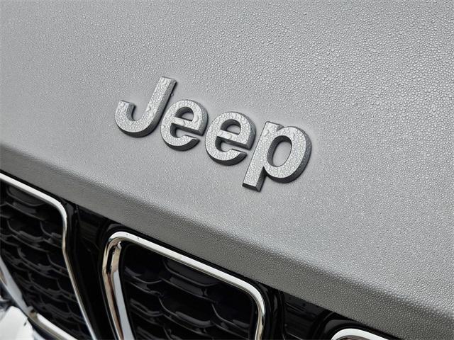 new 2025 Jeep Grand Cherokee car, priced at $40,956