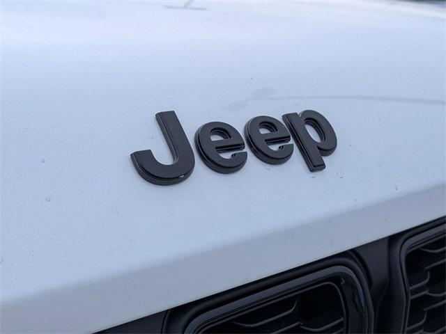 new 2025 Jeep Grand Cherokee car, priced at $39,676