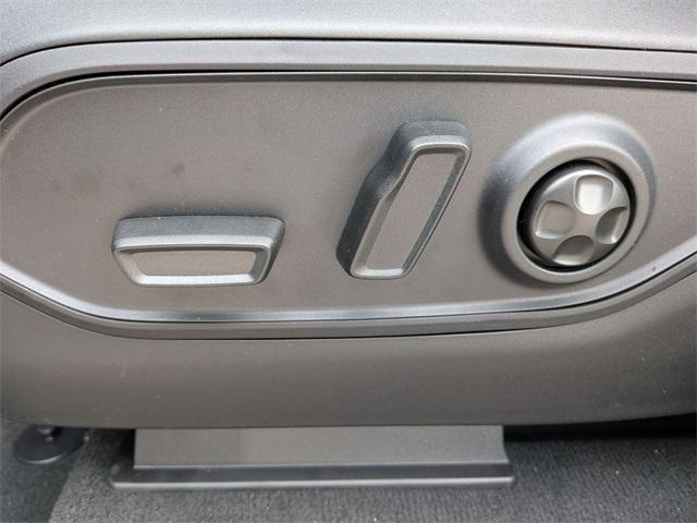 new 2025 Jeep Grand Cherokee car, priced at $39,676