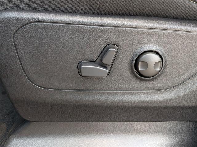 new 2025 Ram 1500 car, priced at $47,378