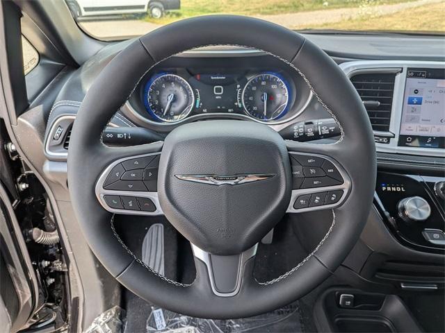 new 2025 Chrysler Pacifica car, priced at $42,691