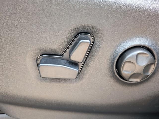 new 2025 Chrysler Pacifica car, priced at $42,691