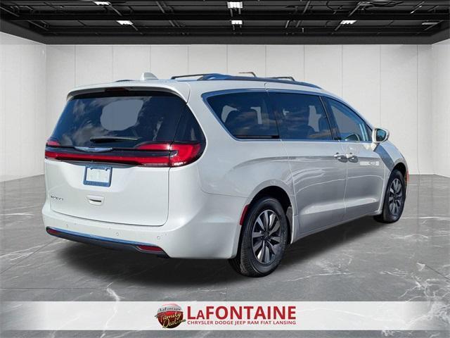 used 2021 Chrysler Pacifica car, priced at $15,870