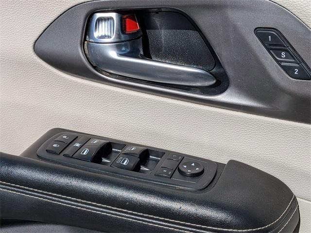 used 2021 Chrysler Pacifica car, priced at $15,870