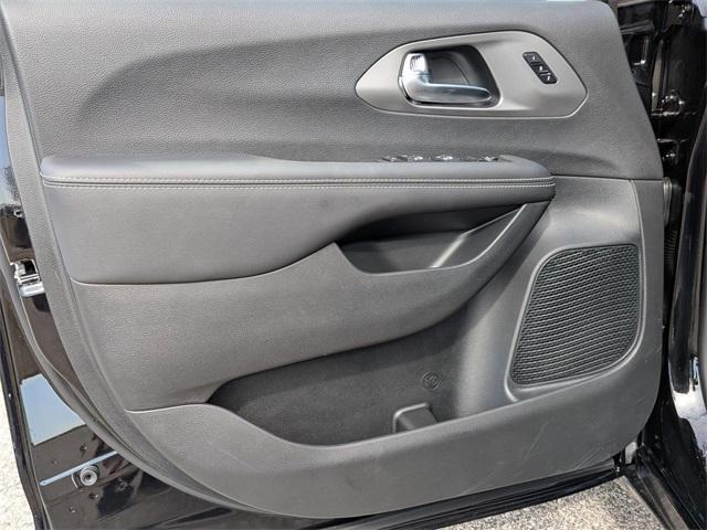 new 2026 Chrysler Pacifica car, priced at $38,789