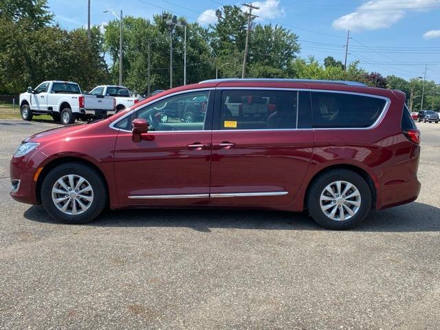 used 2018 Chrysler Pacifica car, priced at $12,995