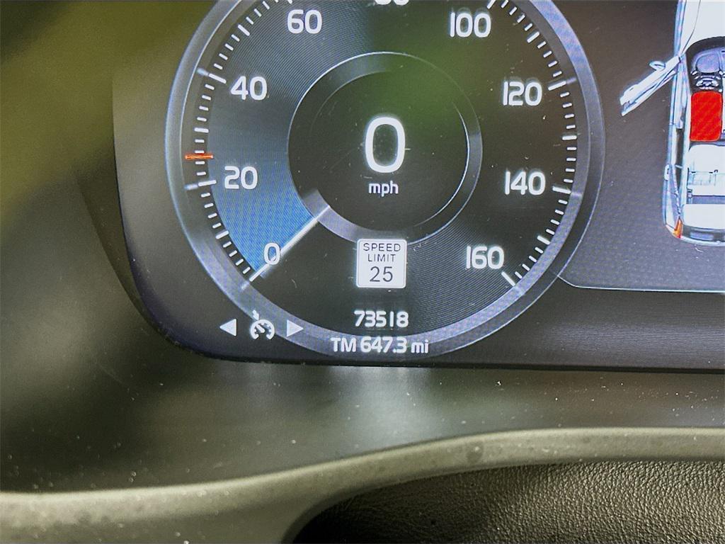 used 2021 Volvo XC40 car, priced at $21,490