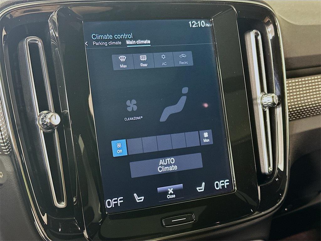 used 2021 Volvo XC40 car, priced at $21,490