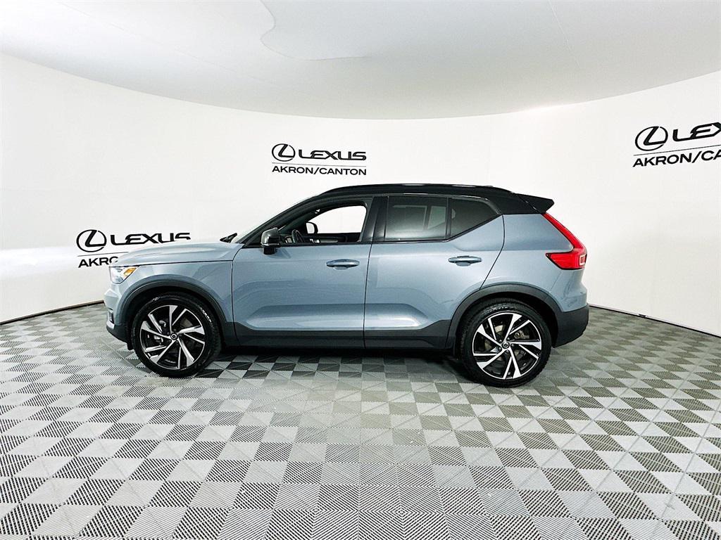 used 2021 Volvo XC40 car, priced at $21,490