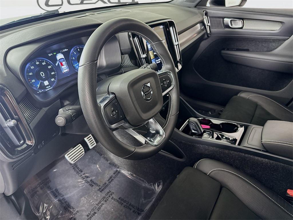 used 2021 Volvo XC40 car, priced at $21,490