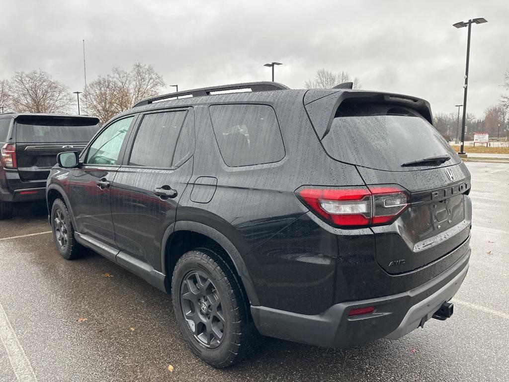 used 2024 Honda Pilot car, priced at $40,990