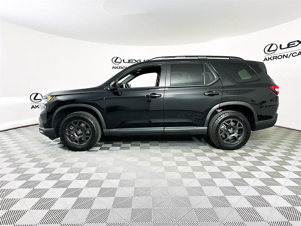 used 2024 Honda Pilot car, priced at $40,890
