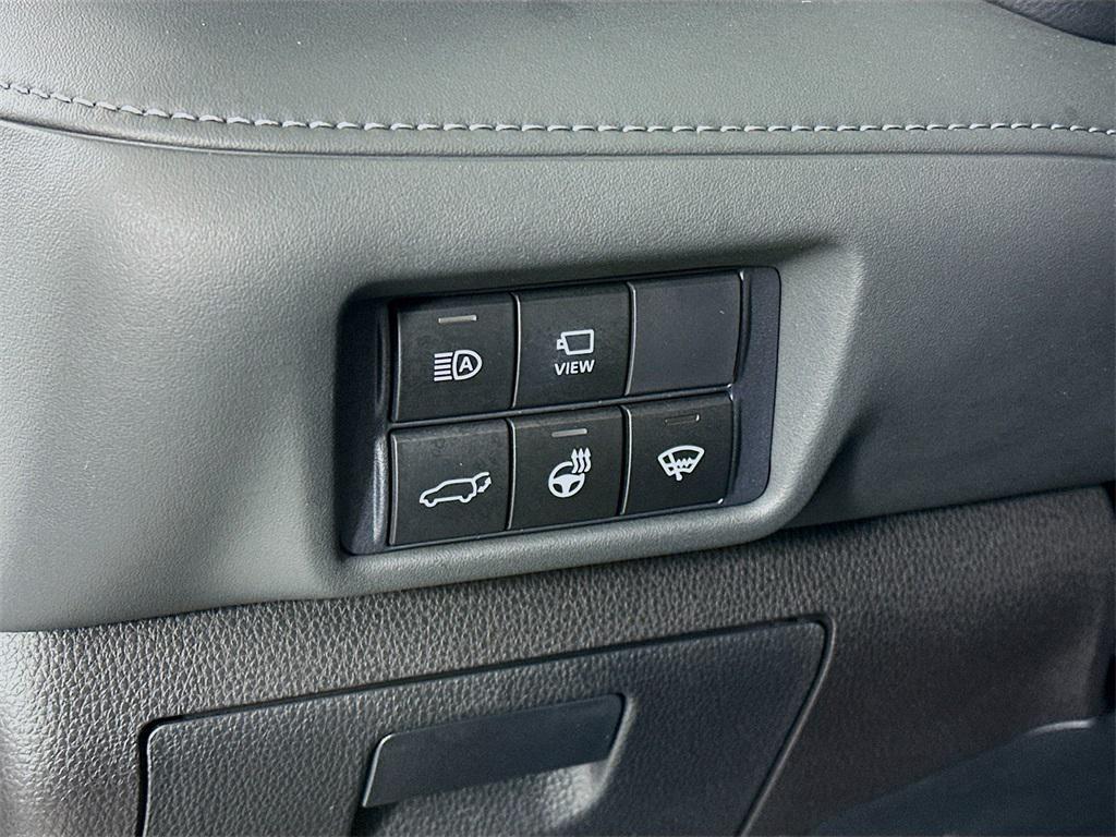 used 2021 Toyota Highlander car, priced at $36,780