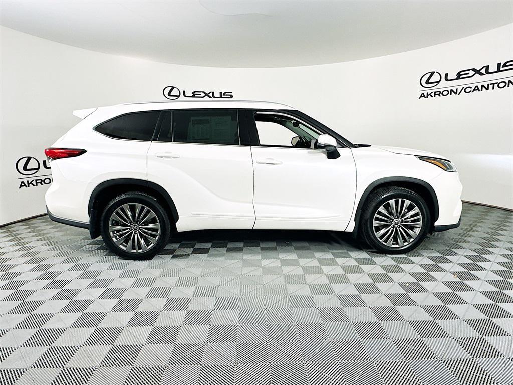 used 2021 Toyota Highlander car, priced at $36,780