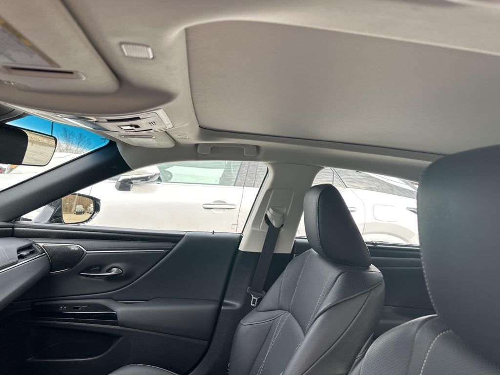 used 2025 Lexus ES 350 car, priced at $49,990