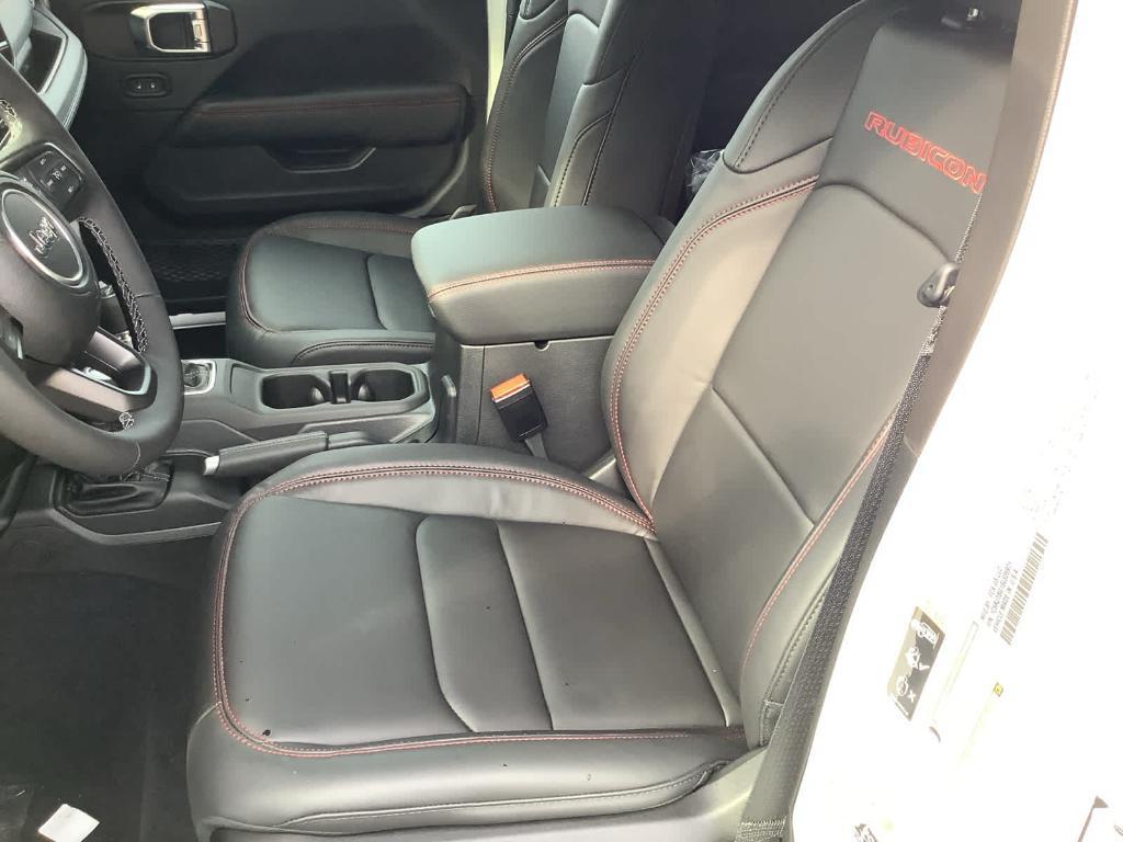 new 2025 Jeep Gladiator car, priced at $64,915