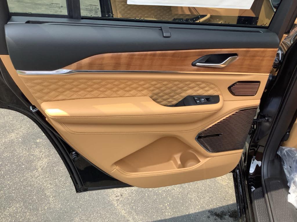 new 2025 Jeep Grand Cherokee L car, priced at $71,400