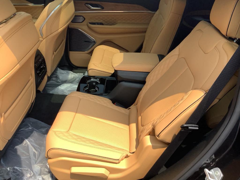 new 2025 Jeep Grand Cherokee L car, priced at $71,400