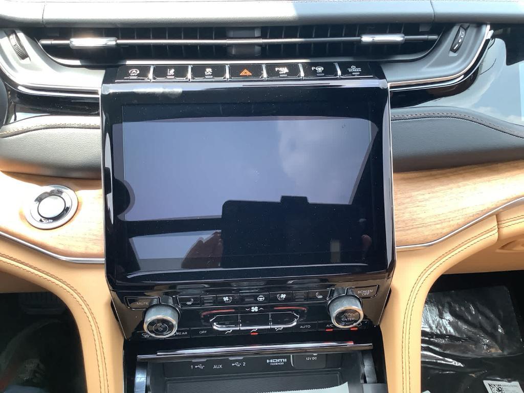 new 2025 Jeep Grand Cherokee L car, priced at $71,400