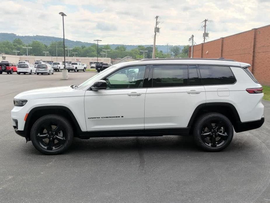 new 2024 Jeep Grand Cherokee L car, priced at $52,248