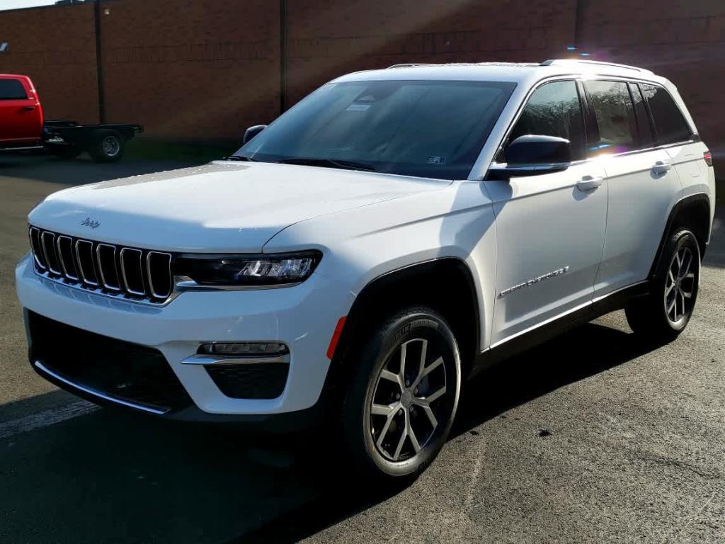 new 2025 Jeep Grand Cherokee car, priced at $45,066