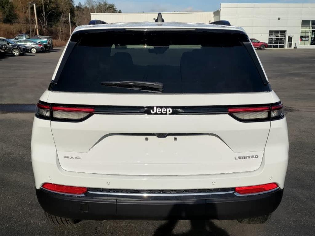 new 2025 Jeep Grand Cherokee car, priced at $45,066