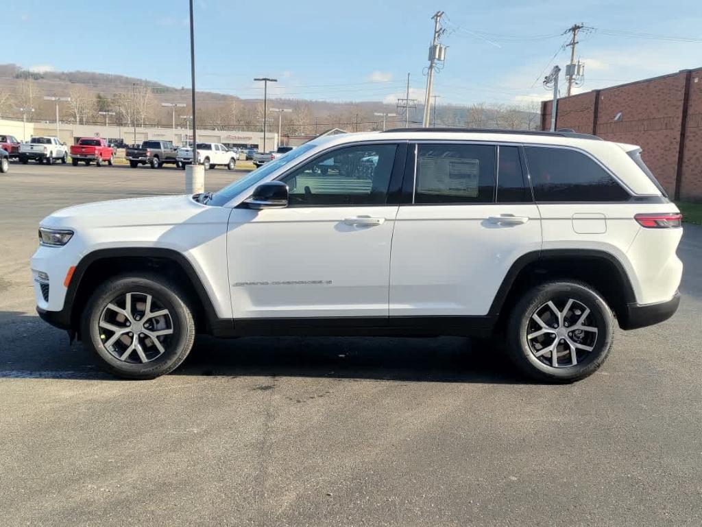 new 2025 Jeep Grand Cherokee car, priced at $45,066