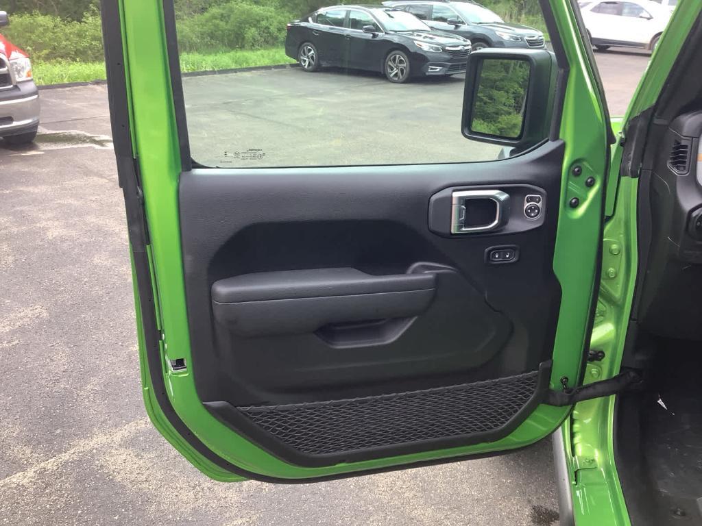 new 2025 Jeep Wrangler car, priced at $48,475