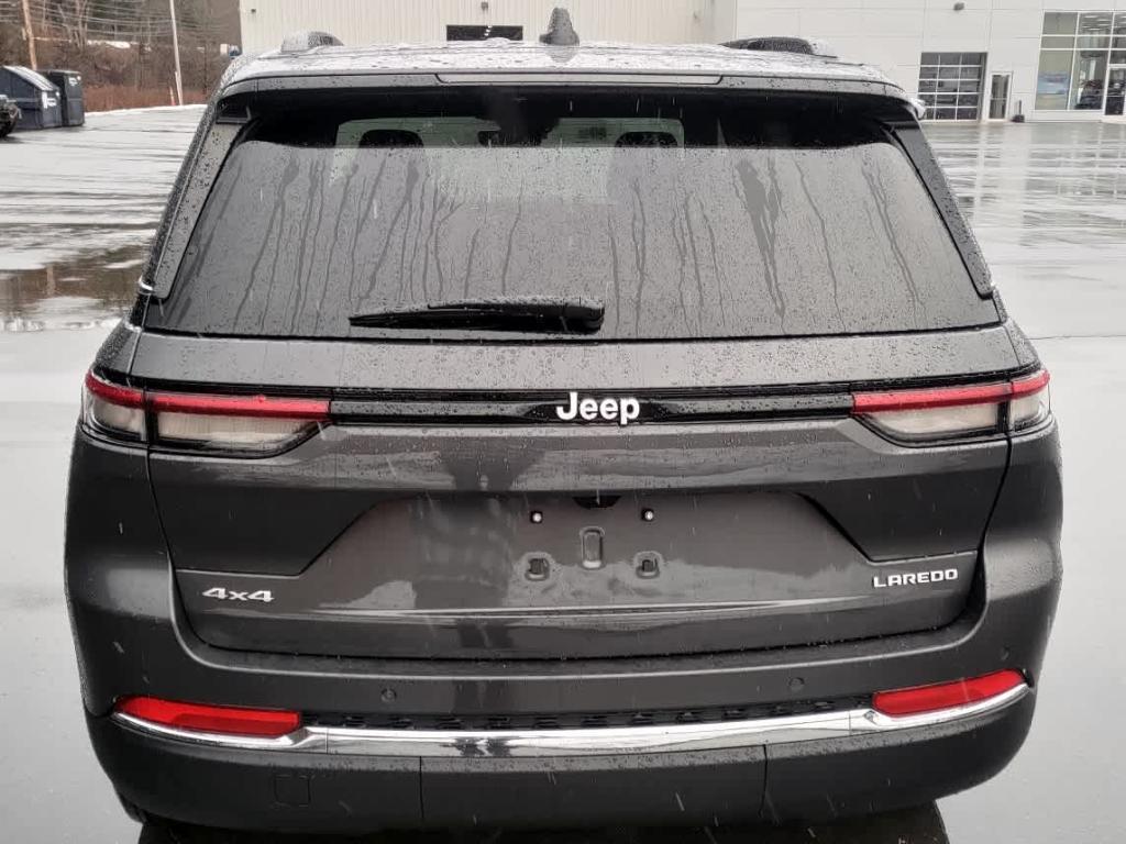 new 2025 Jeep Grand Cherokee car, priced at $40,699