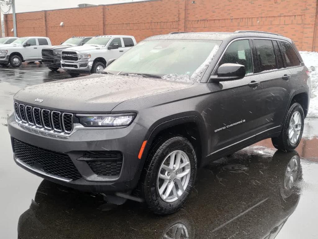 new 2025 Jeep Grand Cherokee car, priced at $40,699