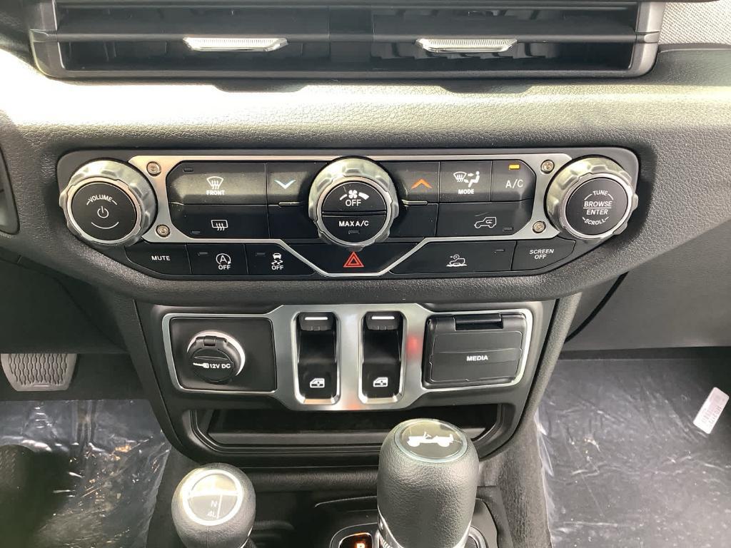 new 2025 Jeep Wrangler car, priced at $39,575