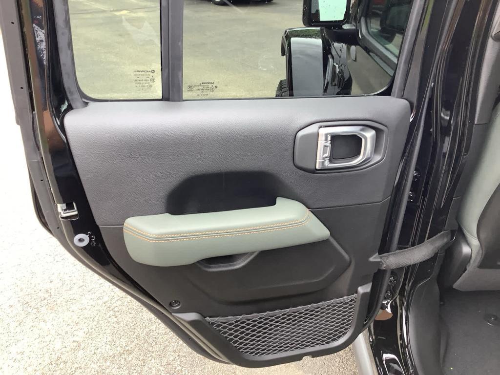 new 2025 Jeep Gladiator car, priced at $64,245