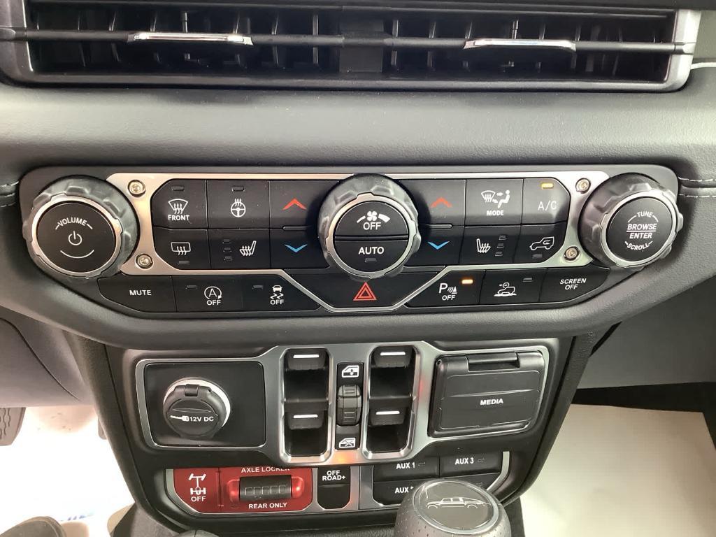 new 2025 Jeep Gladiator car, priced at $64,245