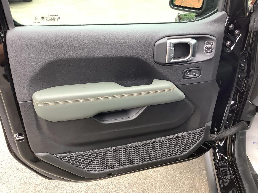 new 2025 Jeep Gladiator car, priced at $64,245