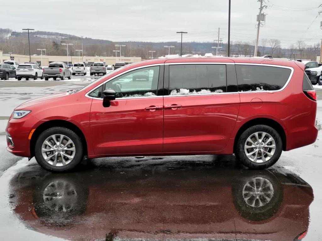 new 2025 Chrysler Pacifica car, priced at $45,968