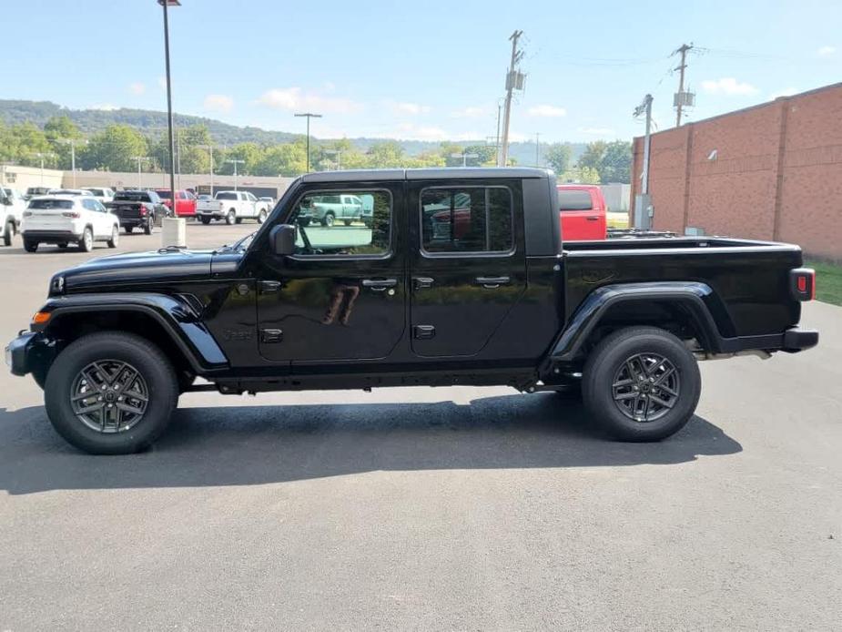 new 2024 Jeep Gladiator car, priced at $48,072