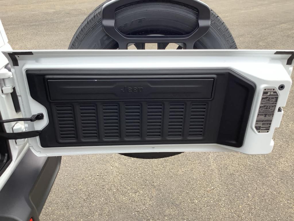 new 2025 Jeep Wrangler car, priced at $58,355