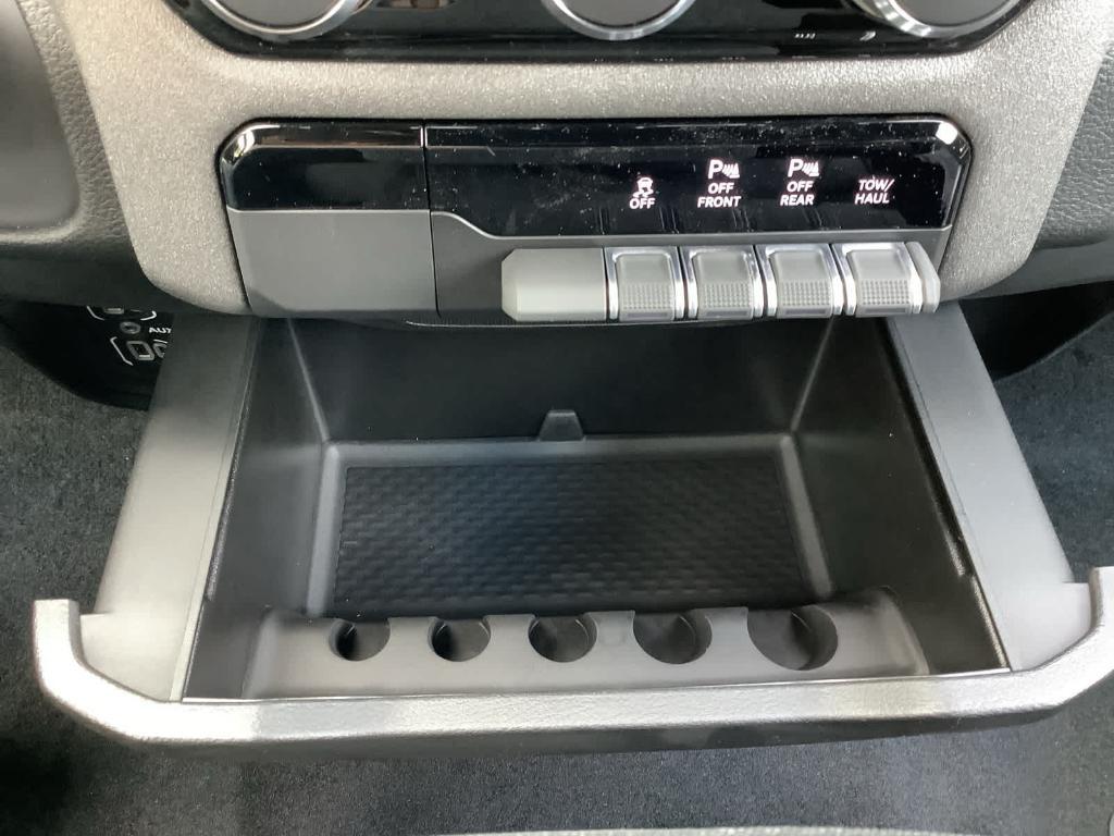 new 2025 Ram 1500 car, priced at $52,955